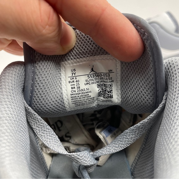 Nike Air Jordan 1 Retro Low GS “Vintage Grey” 2023 - Picture 8 of 8